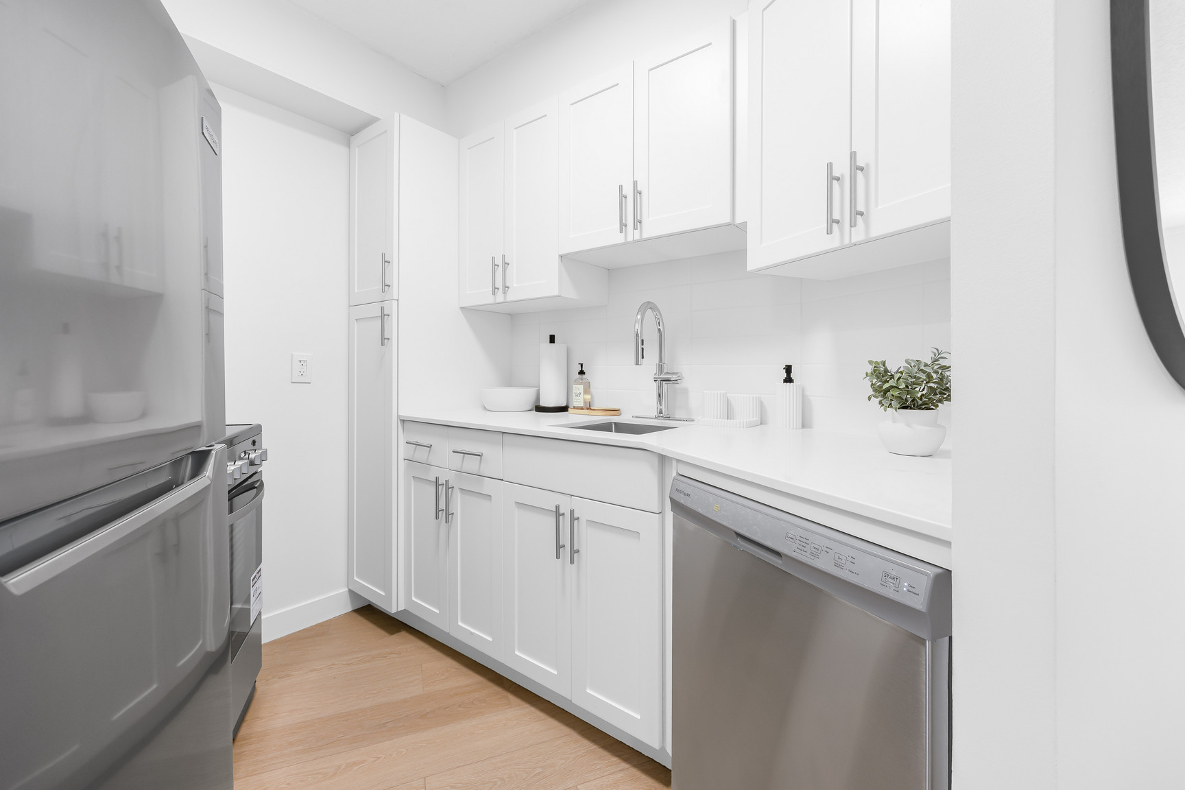 Edmonton House - Photo 4
