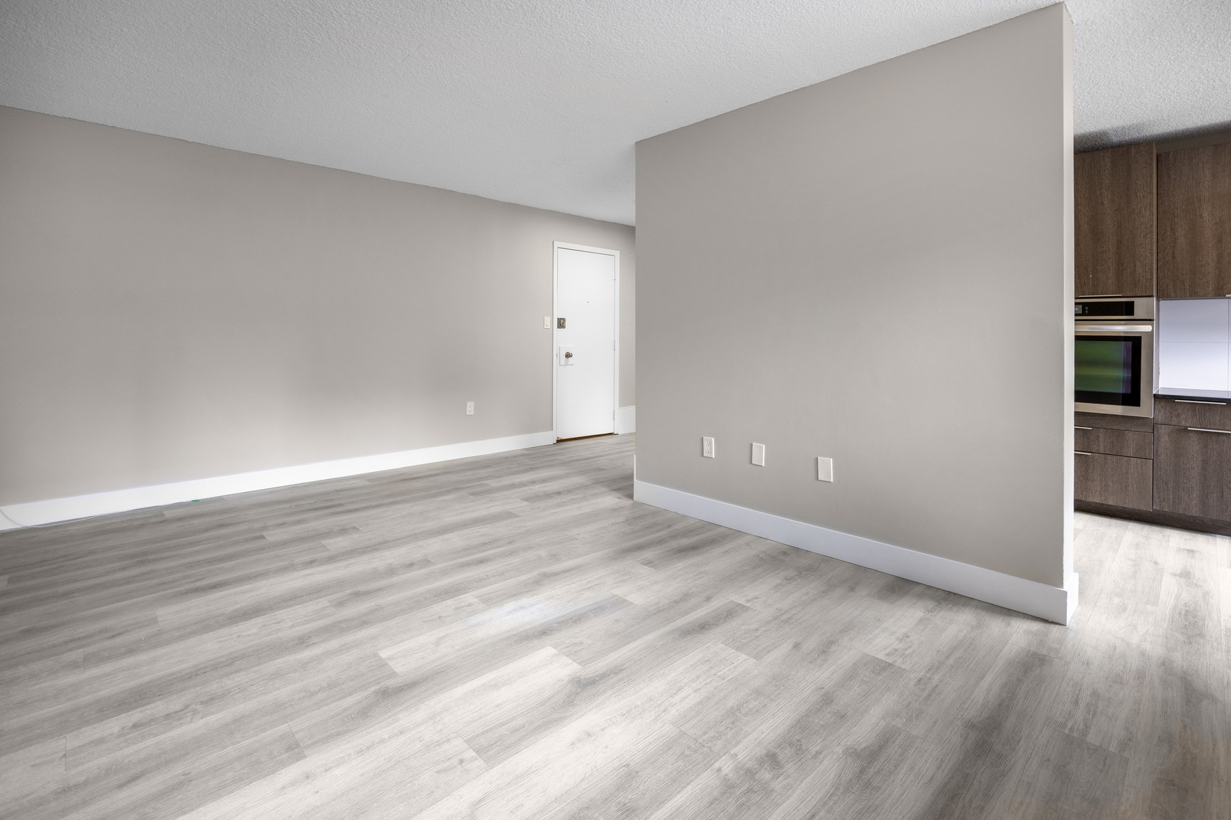 St. Charles Apartments - Photo 3