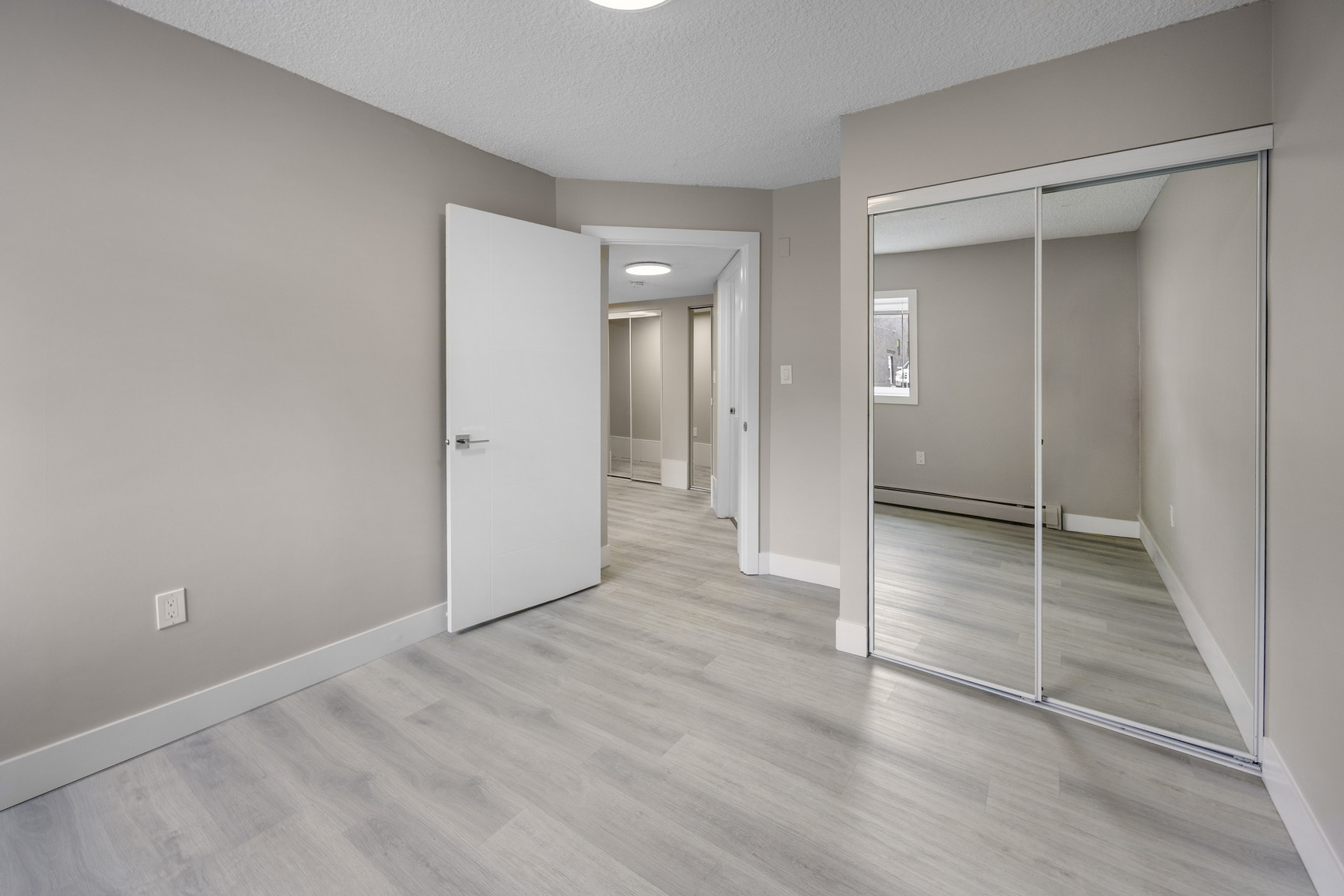 St. Charles Apartments - Photo 6