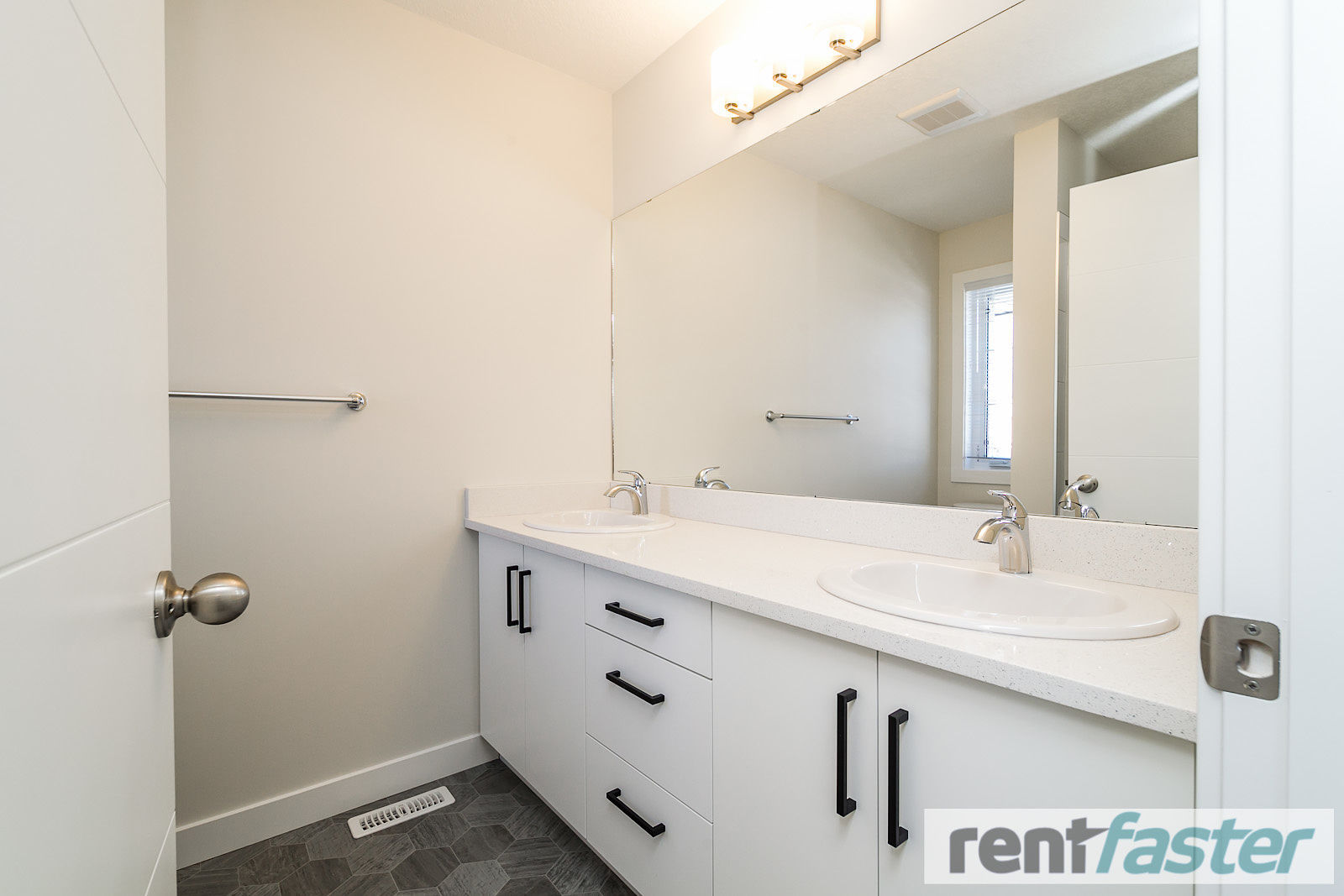 NEW Townhouse for Rent - Photo 16