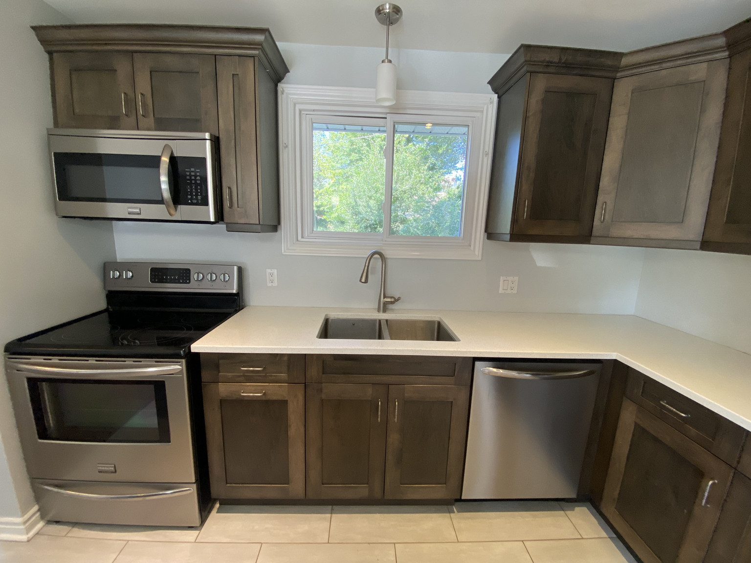 587 Bourne Place - Photo 8