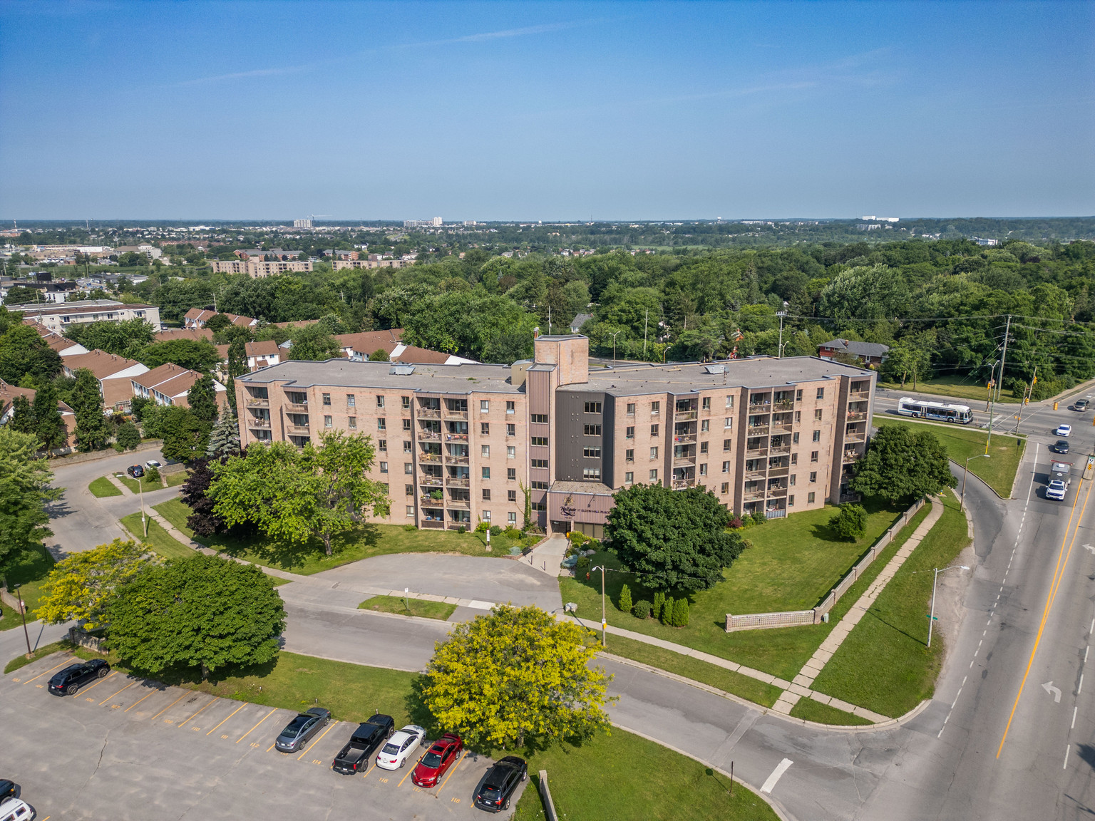 301-17 Eldon Hall Place - Photo 28