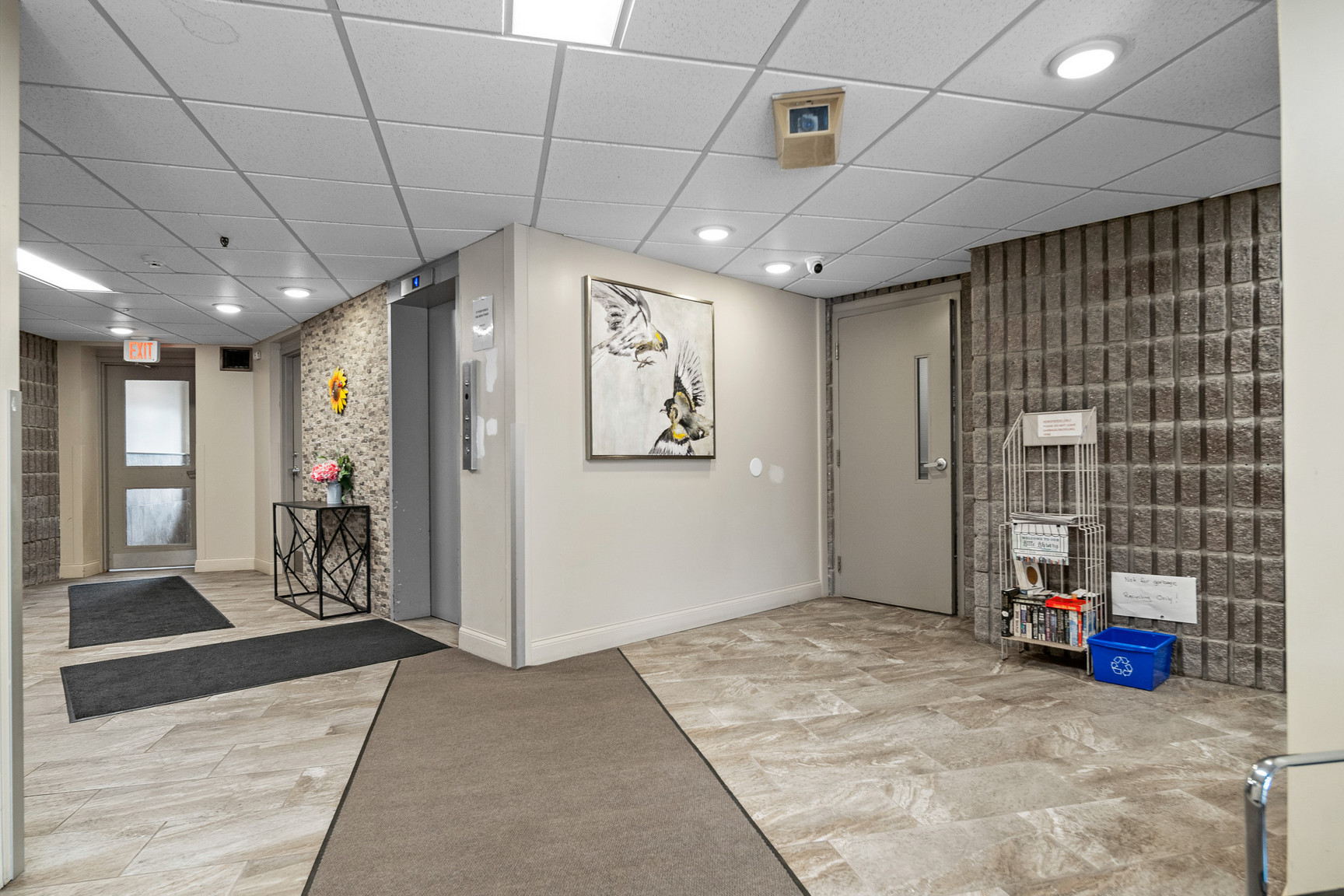 301-17 Eldon Hall Place - Photo 26
