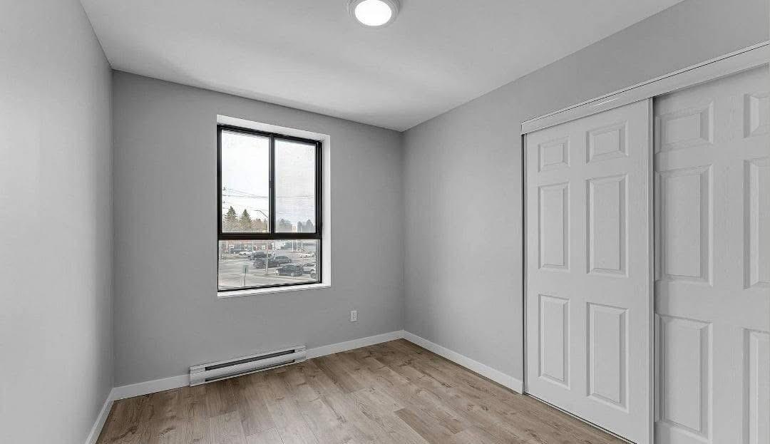 301-17 Eldon Hall Place - Photo 12