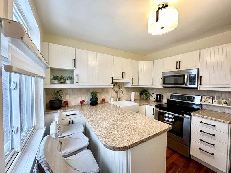 19 Desjardins Ave Unit 1 - Photo 3