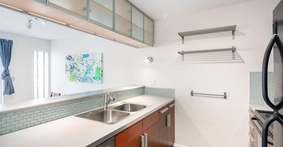 201 - 888 West 13th Avenue - Photo 33