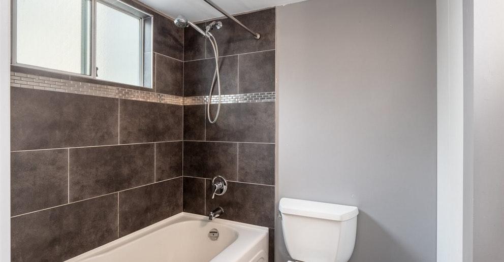 201 - 888 West 13th Avenue - Photo 37