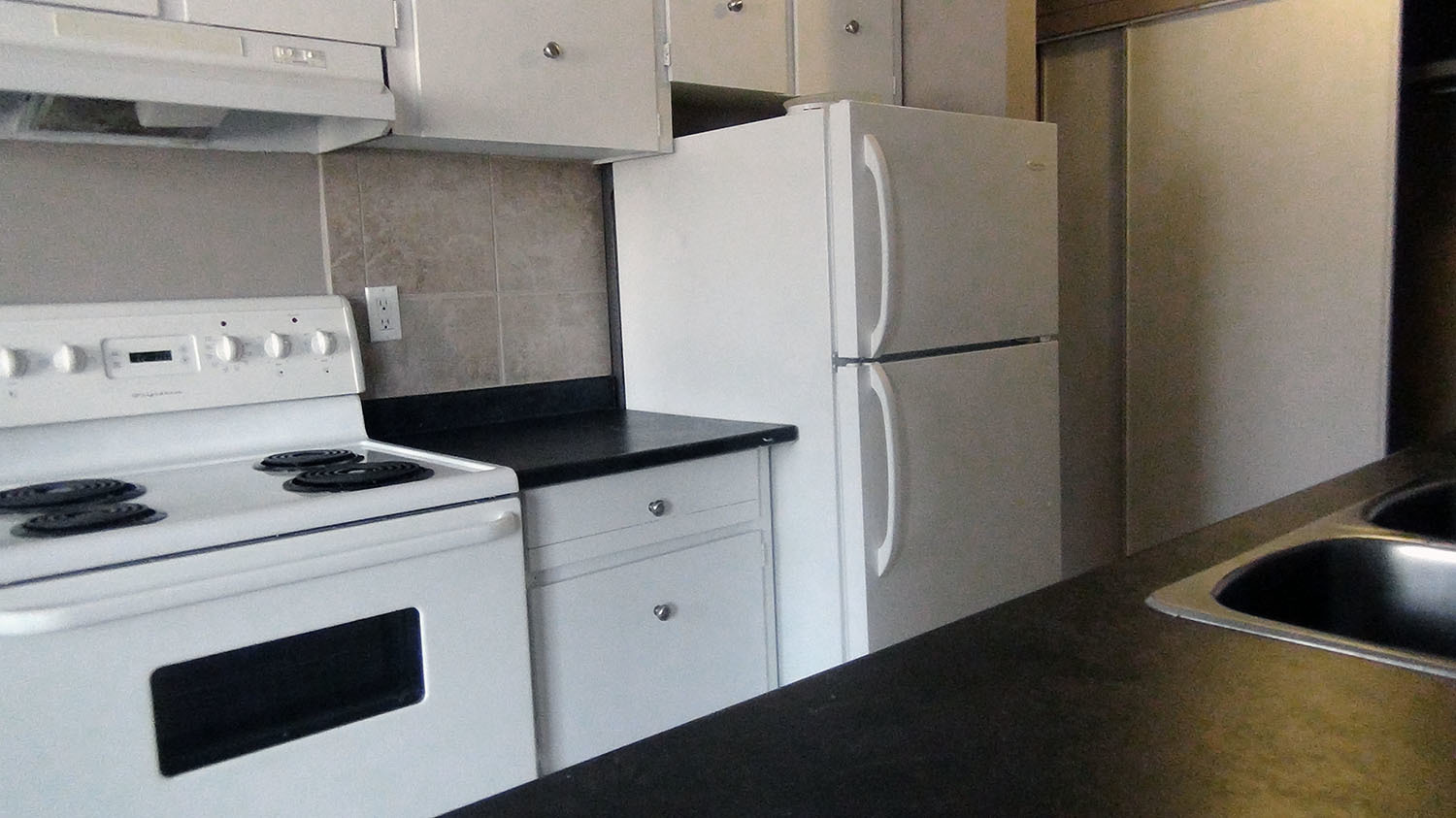 Cedarwood Arms Apartments - 1 bedroom 5