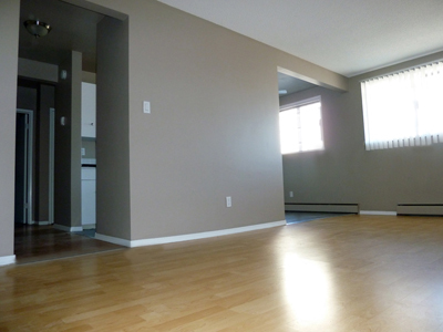 Dickens Apartments - Photo 4