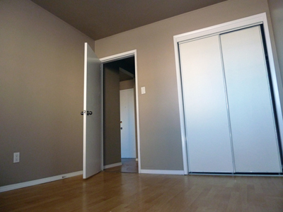 Dickens Apartments - Photo 7