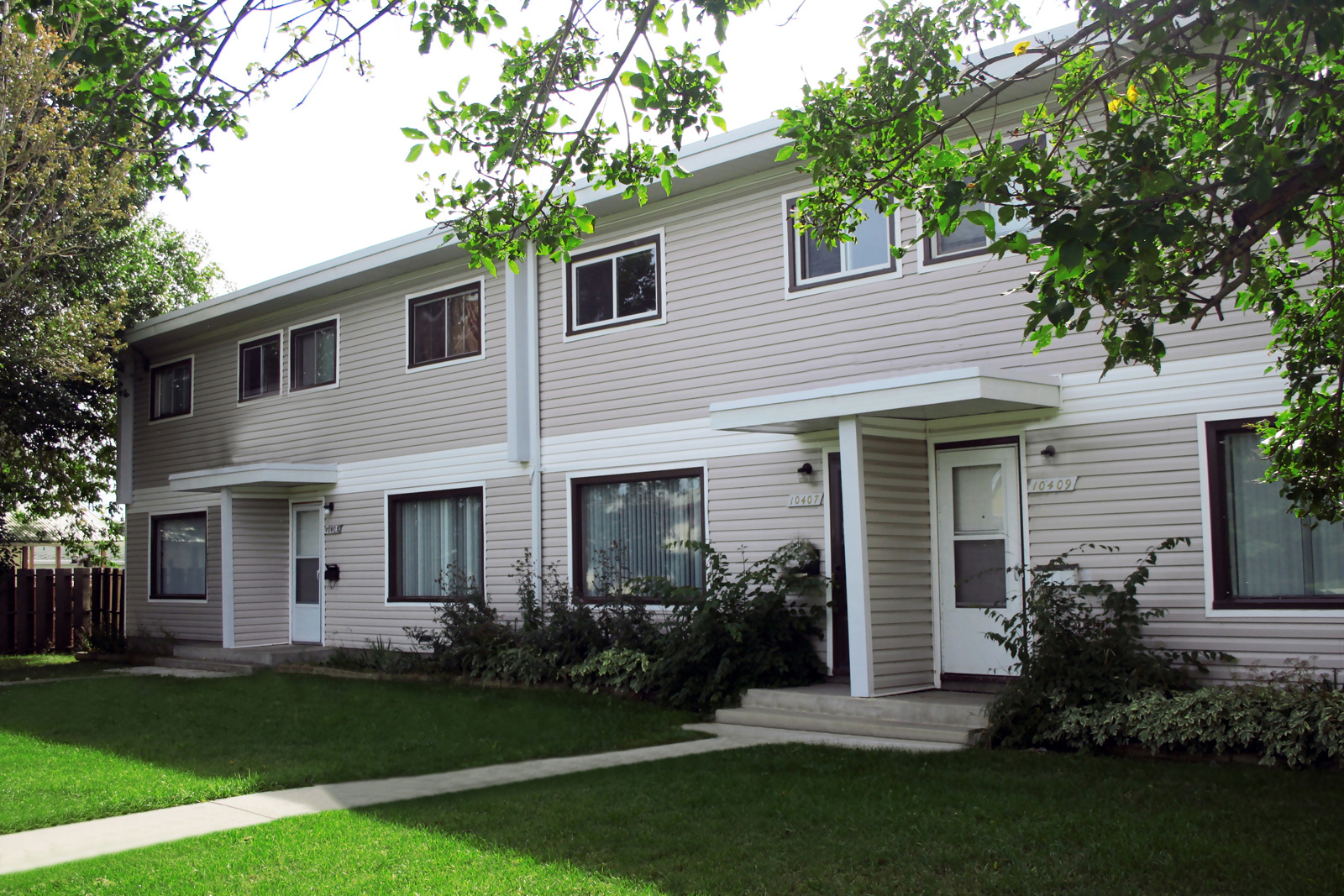 Lauderdale Manor - Photo 3