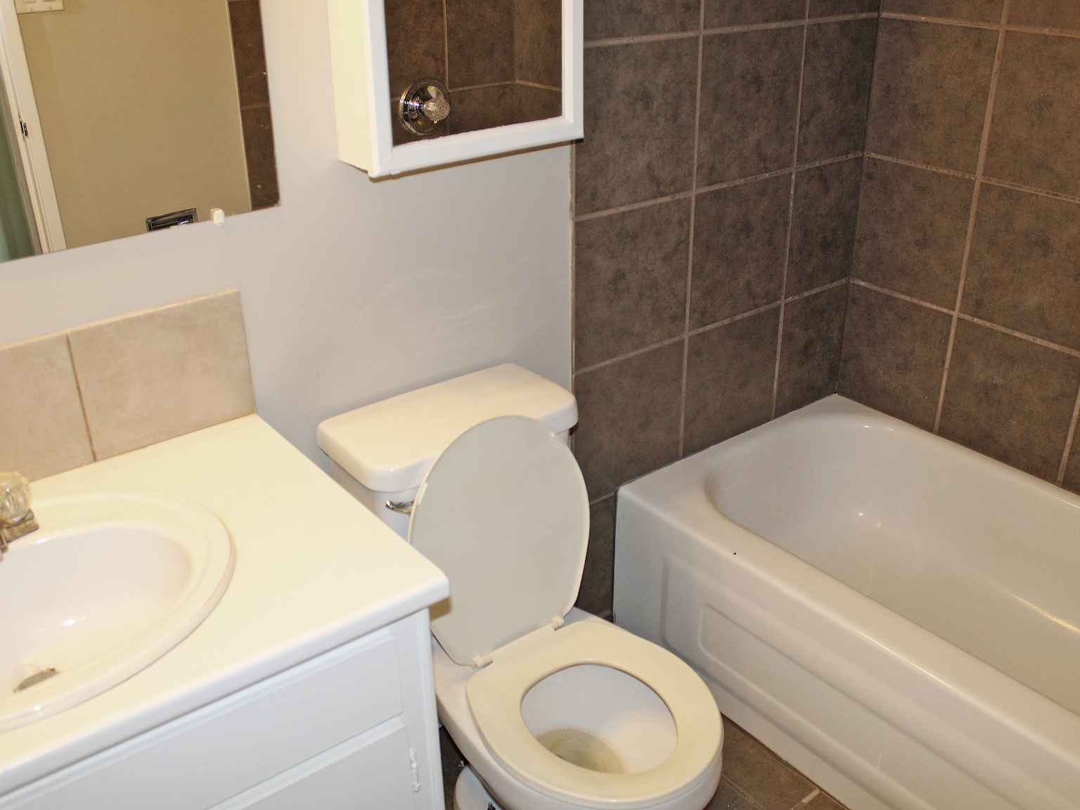 Prairie Manor - Photo 17