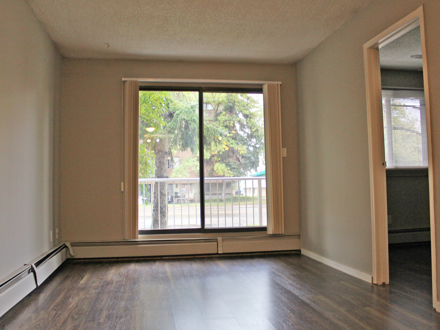 John Manor - Photo 4