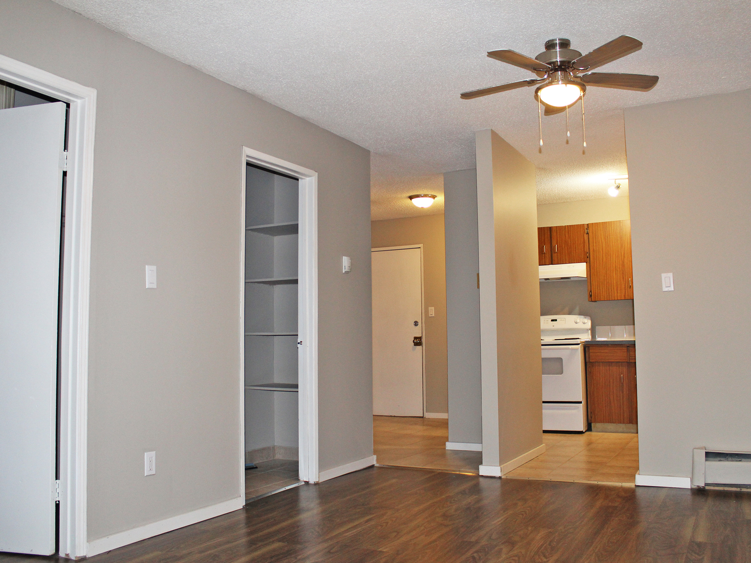 John Manor - Photo 3