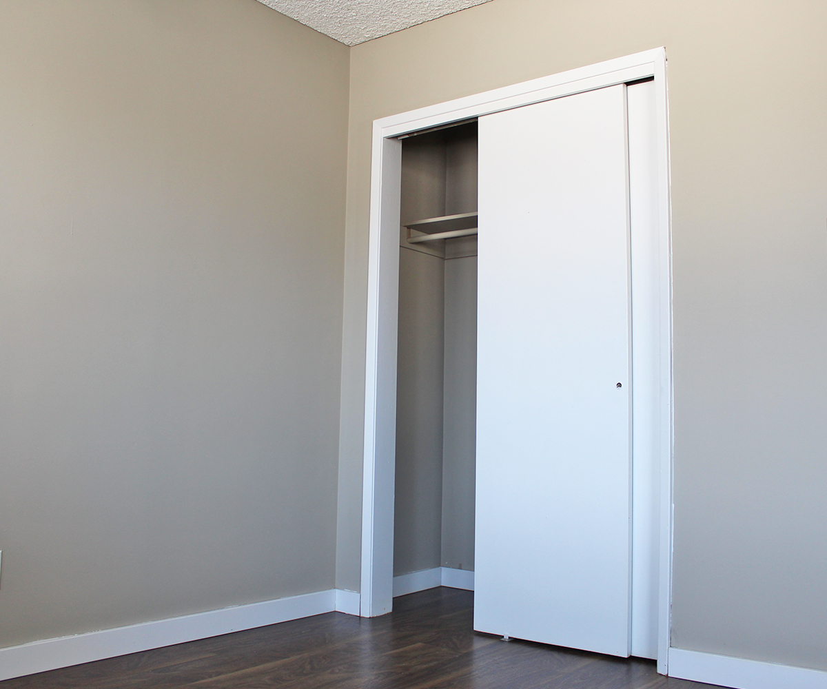 Plaza Manor - Photo 6