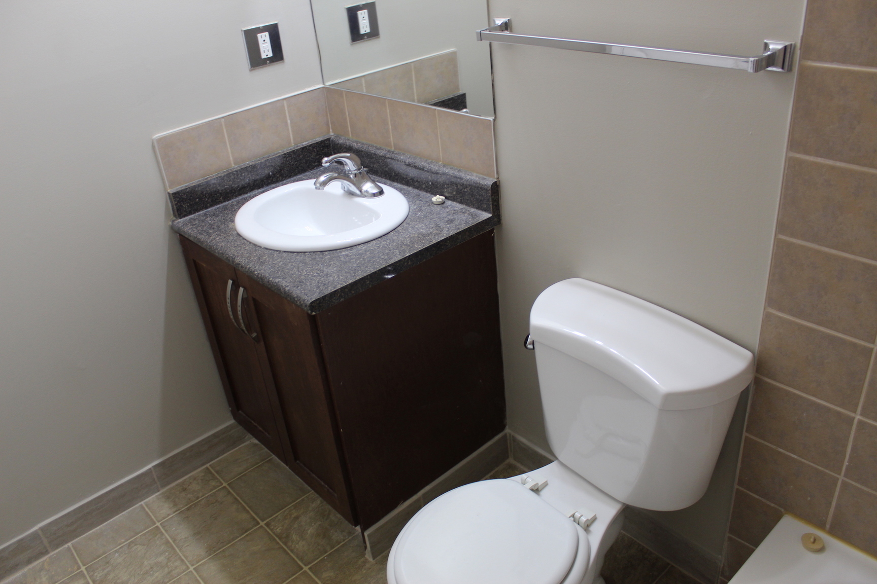 Willow Apartments - Photo 7