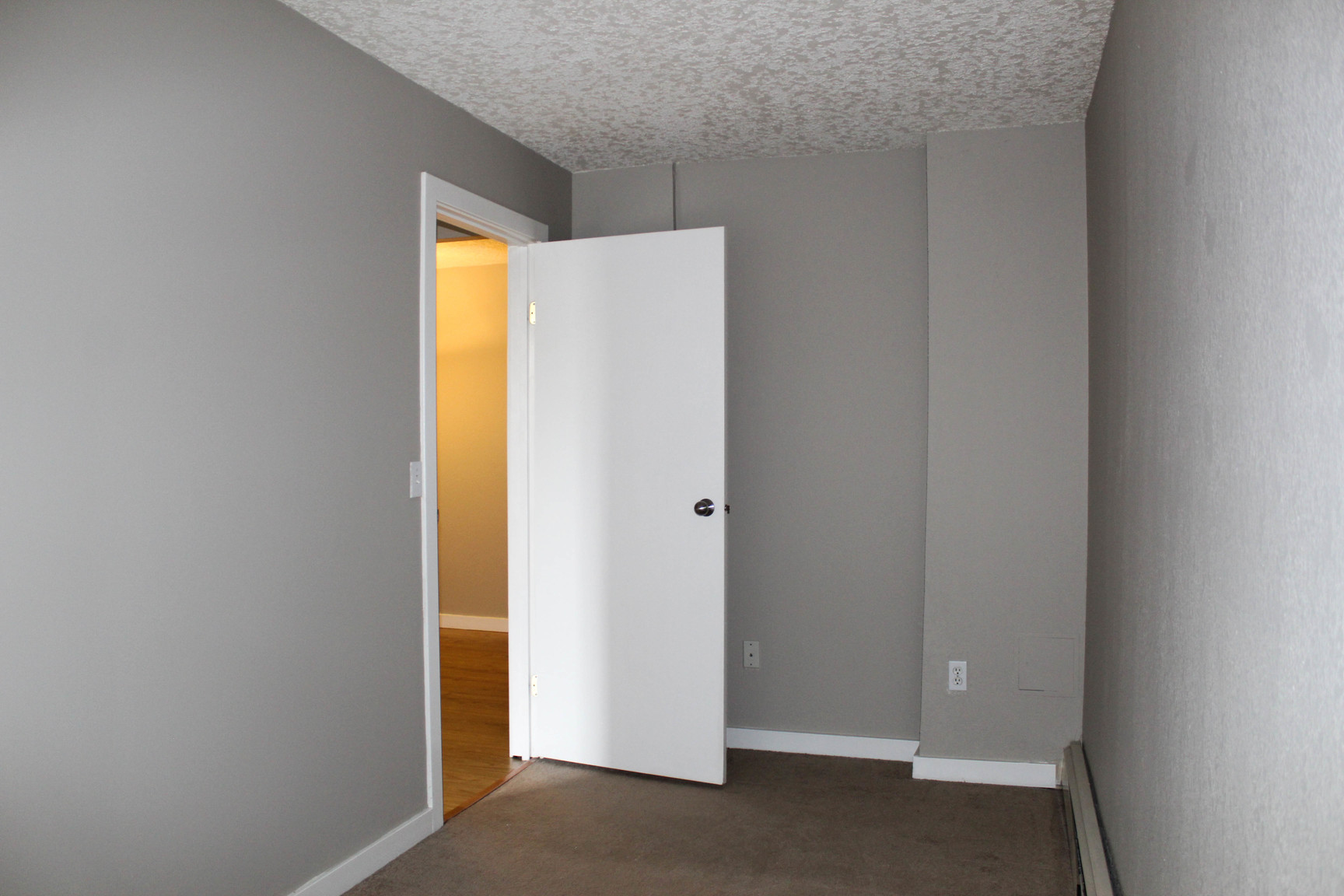 Sunview Manor - Photo 13