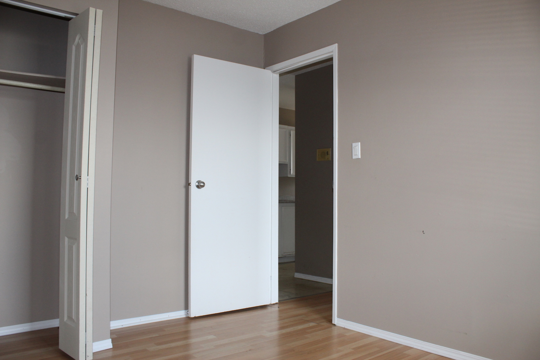 Booth Apartments - Photo 10