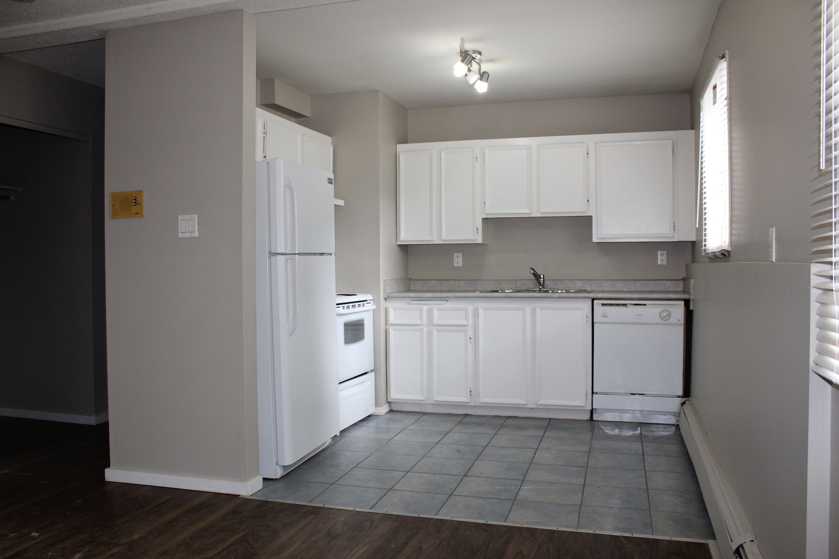 Booth Apartments - Photo 14