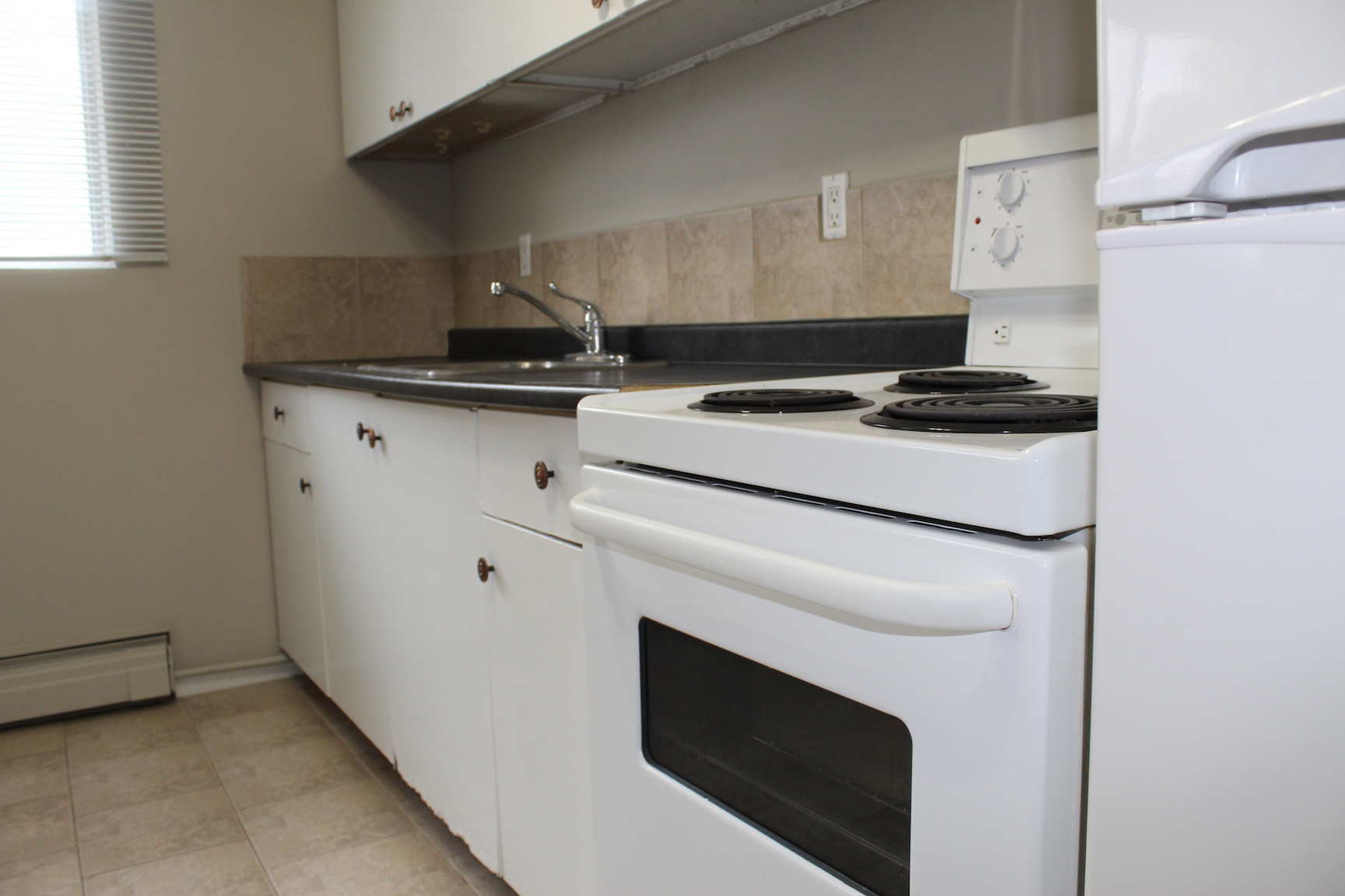 Duchess Manor Apartments - Bachelor 3