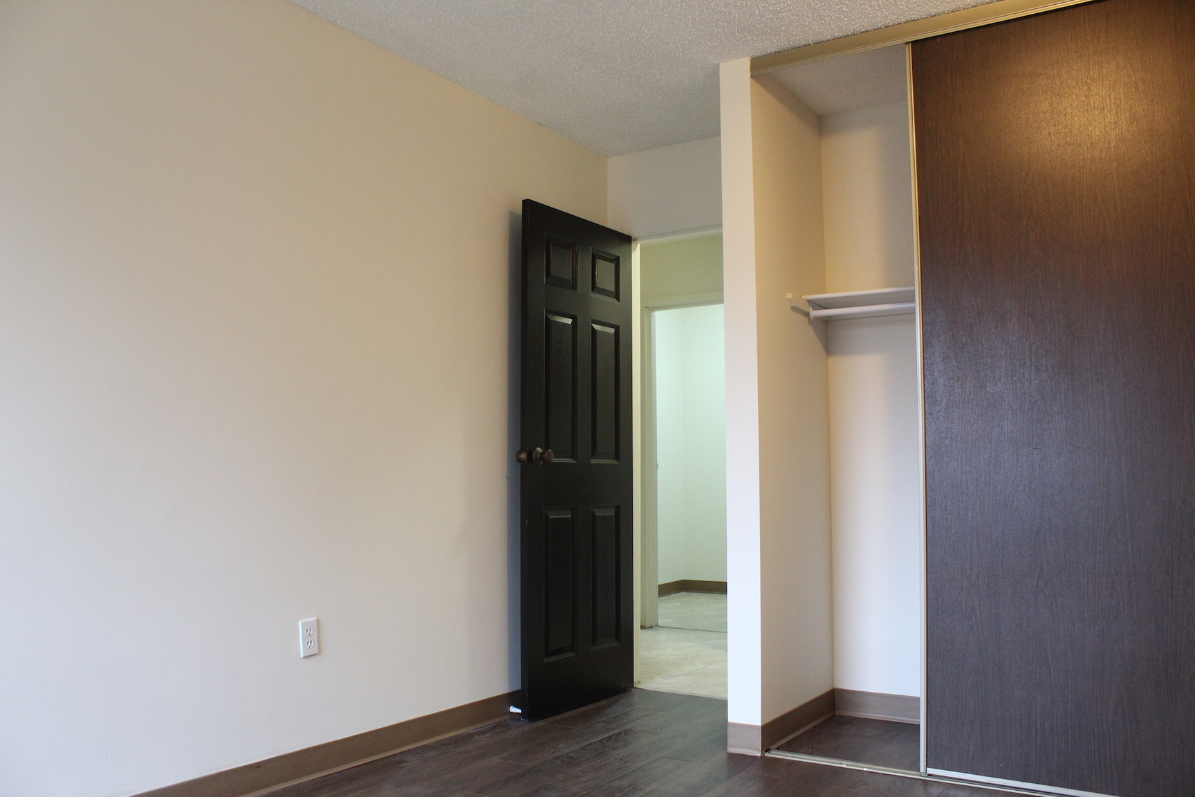 Mainstreet Corner - Photo 17