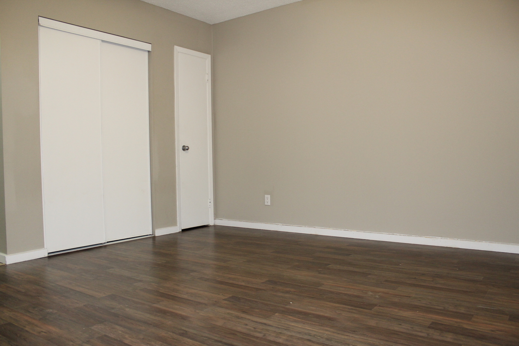 Villa Apartments - Photo 12