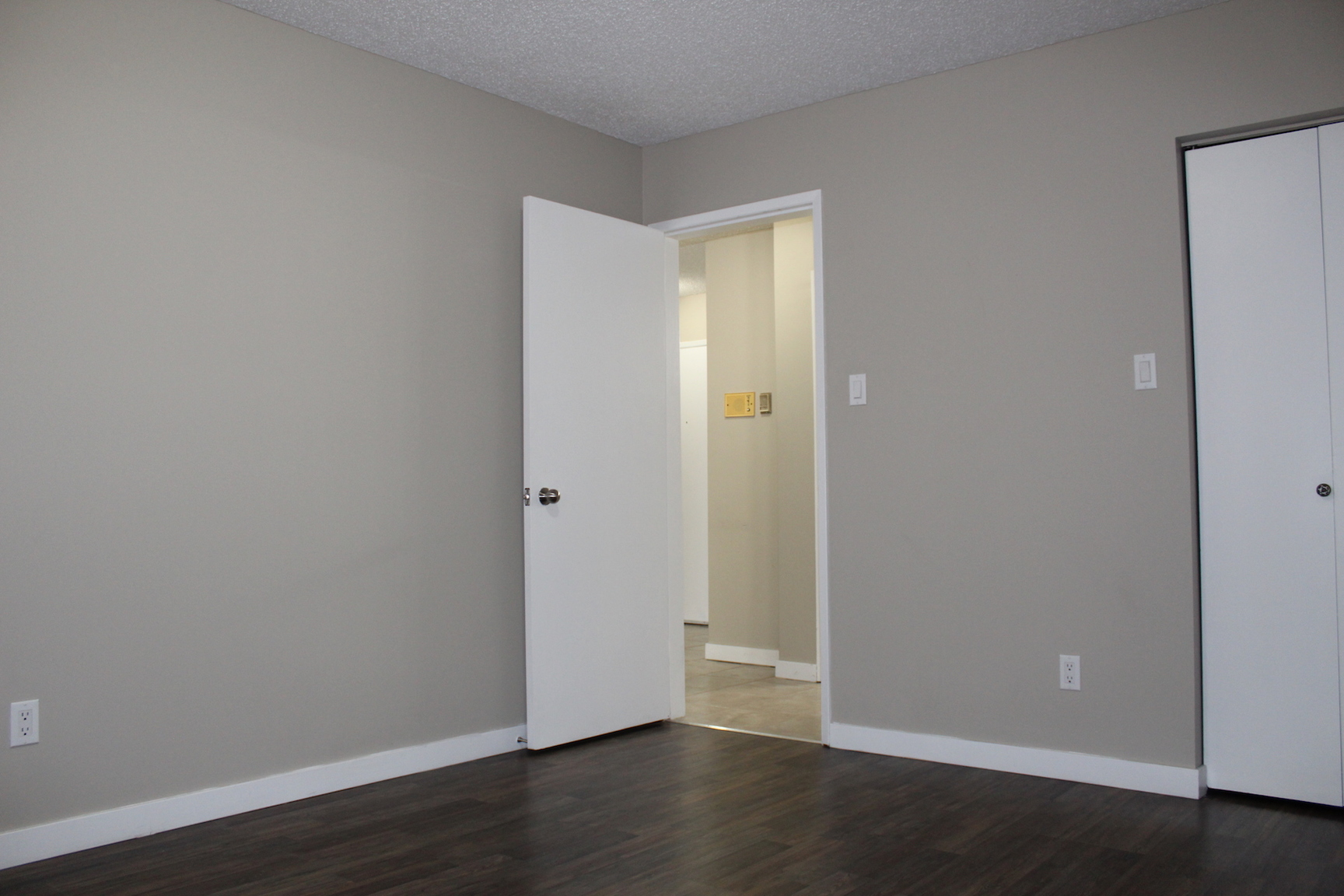 Shirley Manor - Photo 6