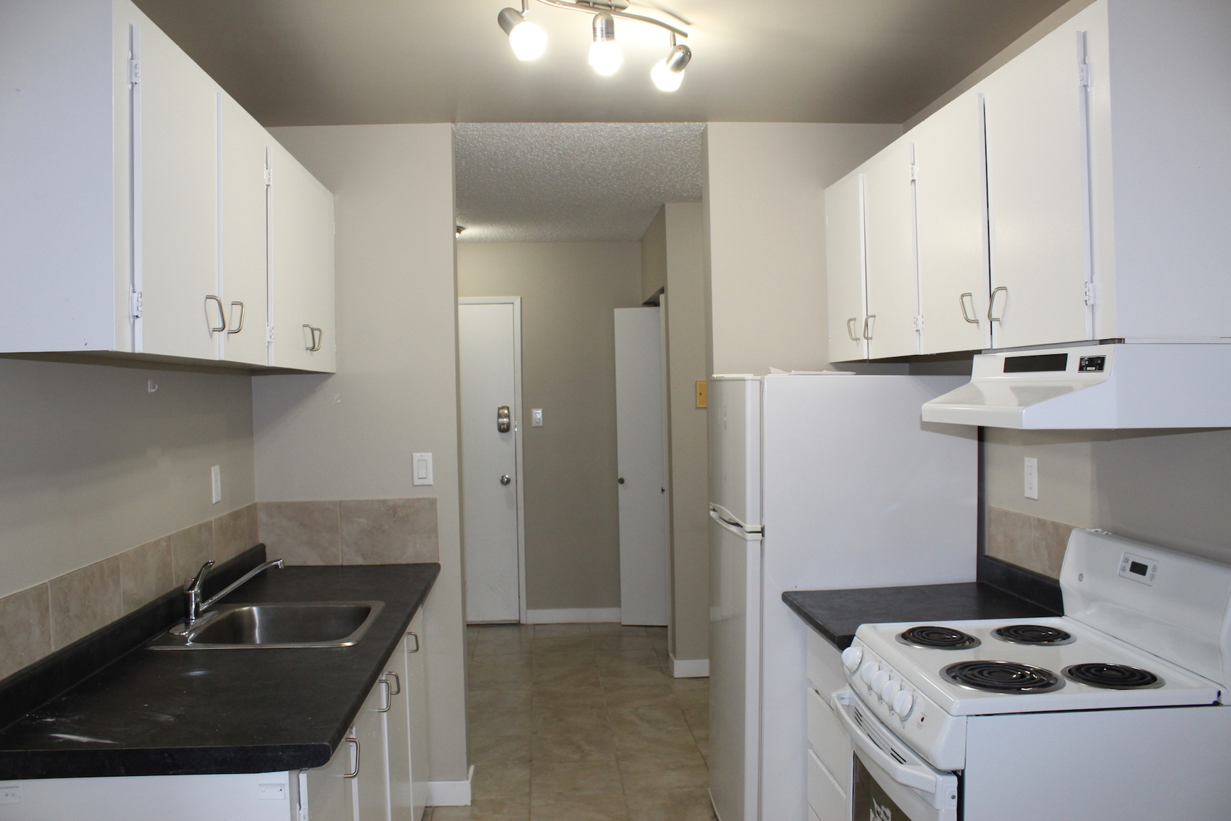 Shirley Manor - Photo 11
