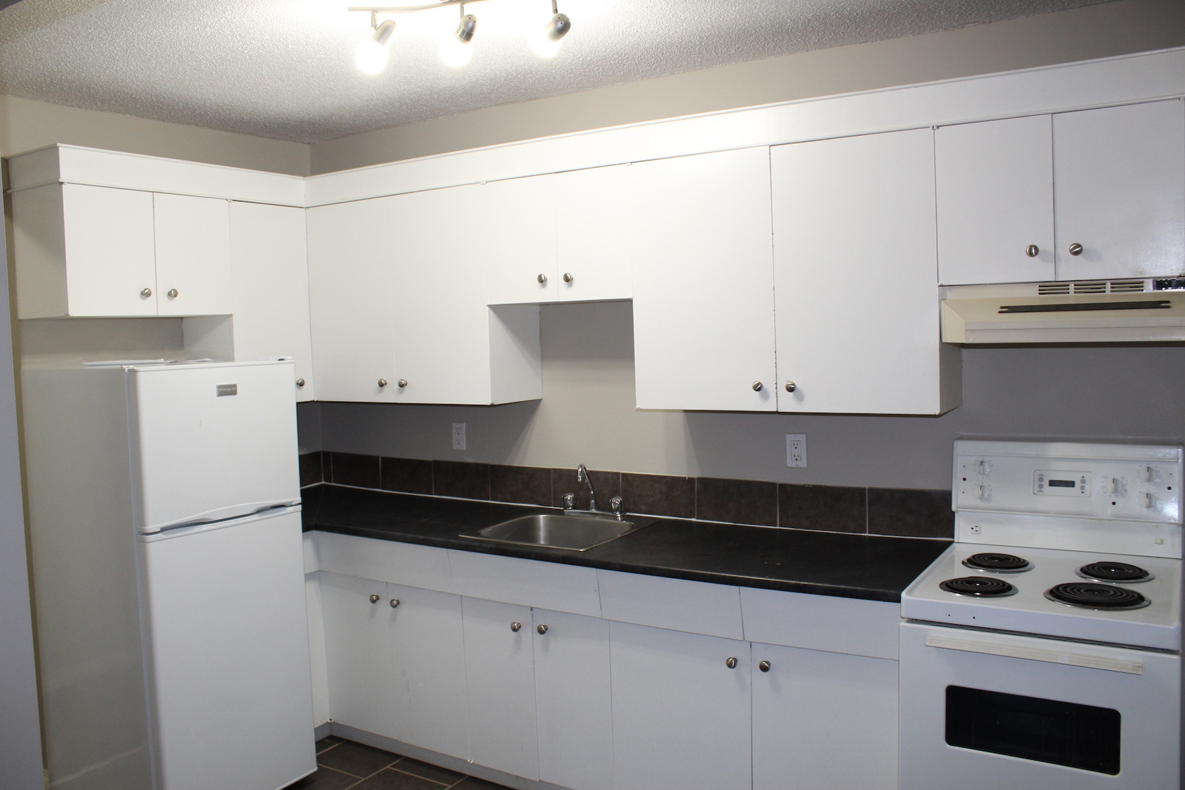 Byron Apartments - 1 bedroom 4
