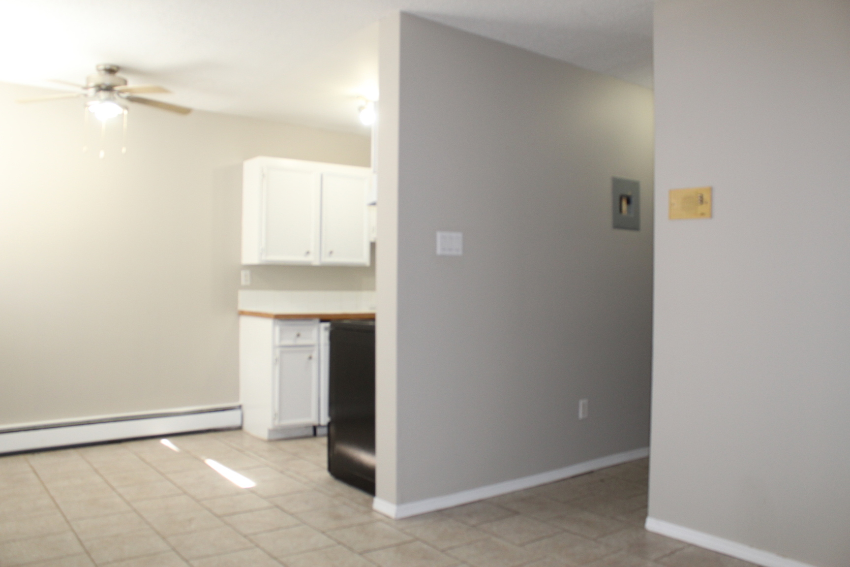 Booth Apartments - Photo 2