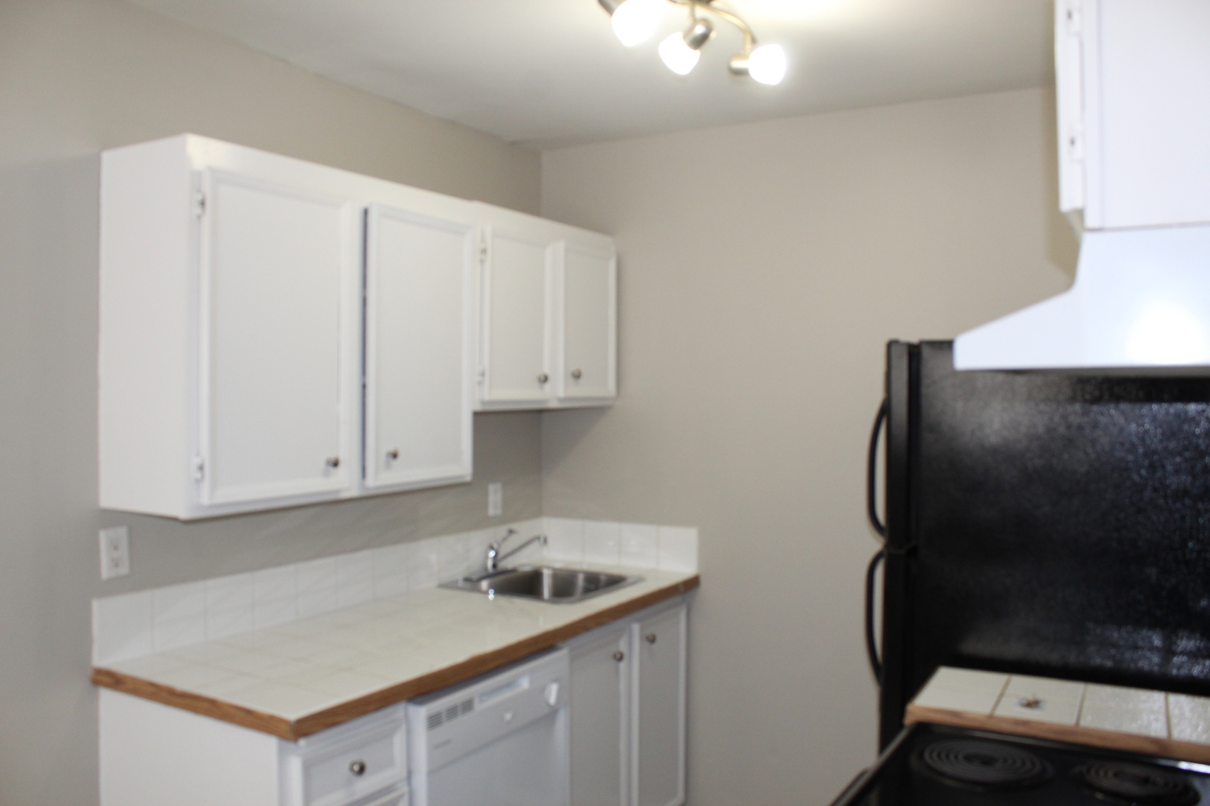 Booth Apartments - Photo 6