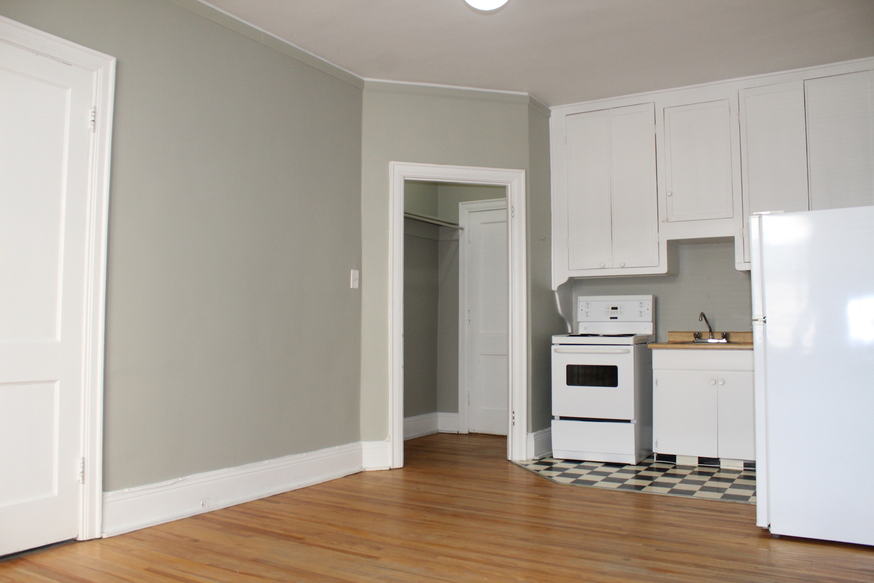Kewanee Manor - Photo 10