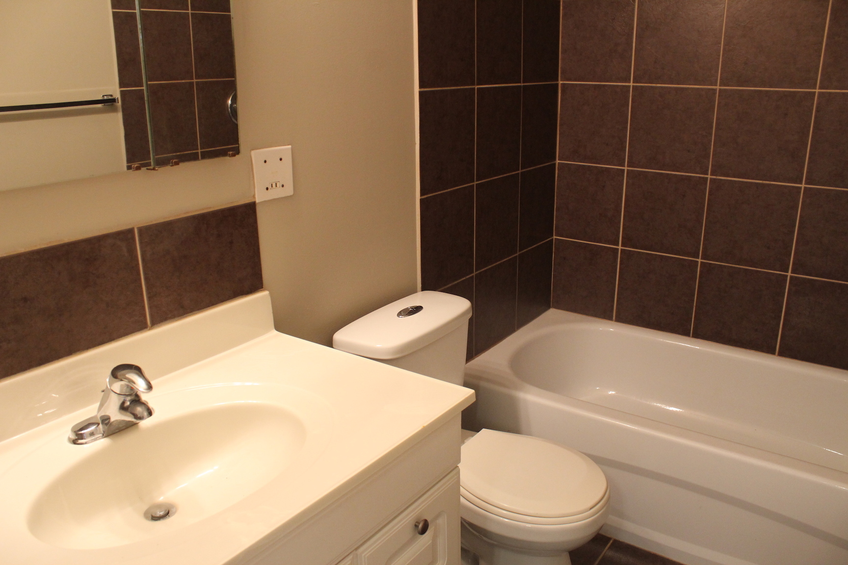 Rosslyn Apartments - Photo 7