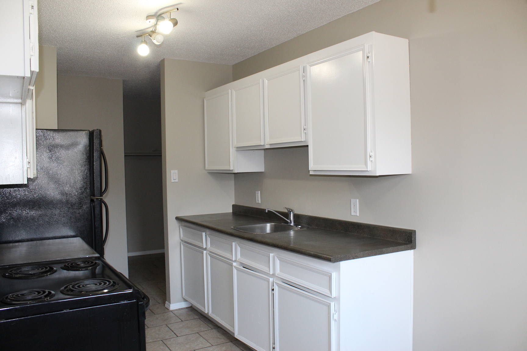 Diane Apartments 2 - Photo 5