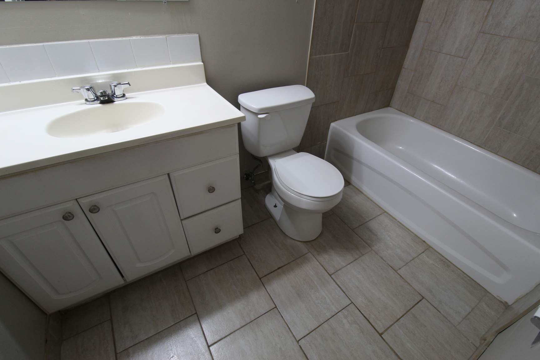 Gilford Apartments - Photo 7