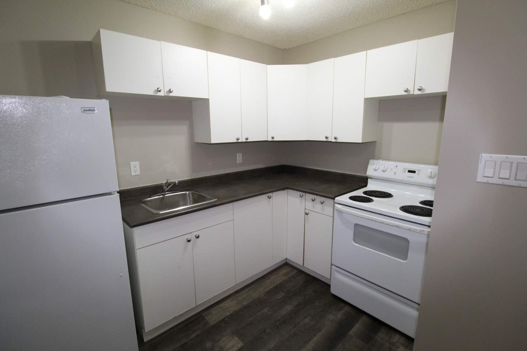 Gemini Apartments - Photo 6