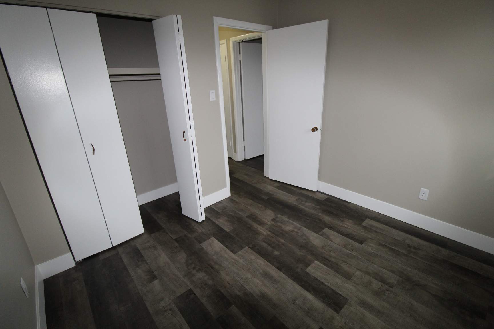 Greystone Court - Photo 16