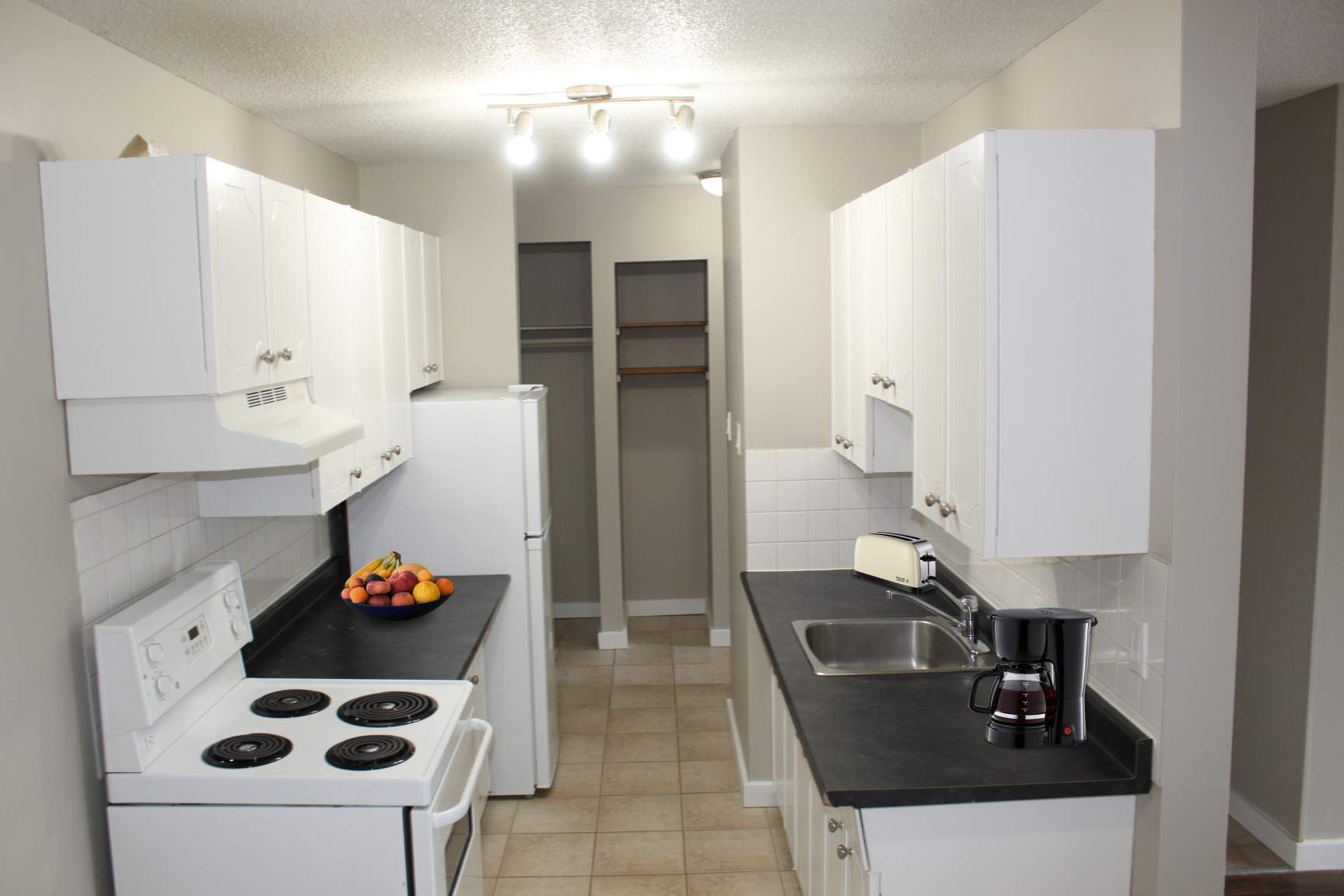 King Edward Apartments - Photo 6