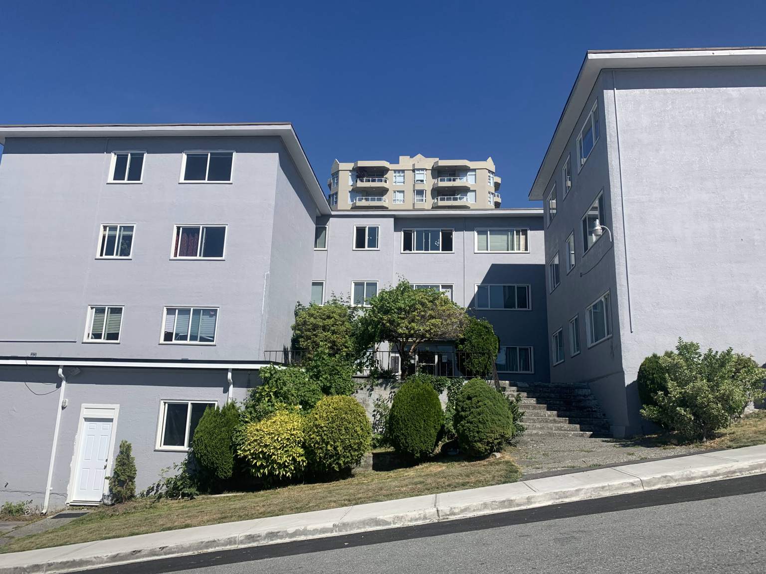 Uptown Apartments - Photo 12