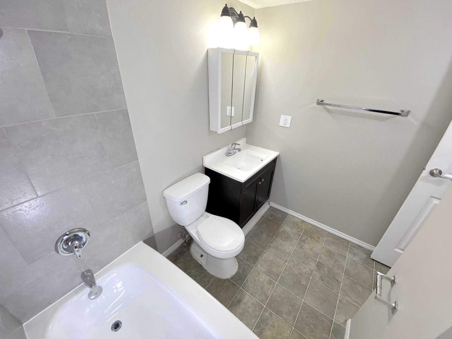Lynden Court - Photo 7