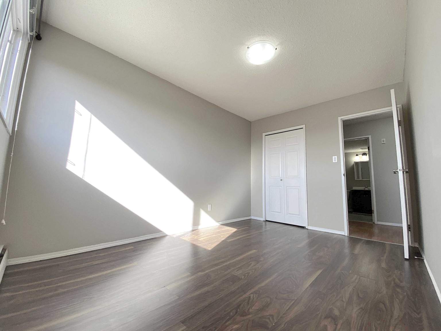 Lynden Court - Photo 14