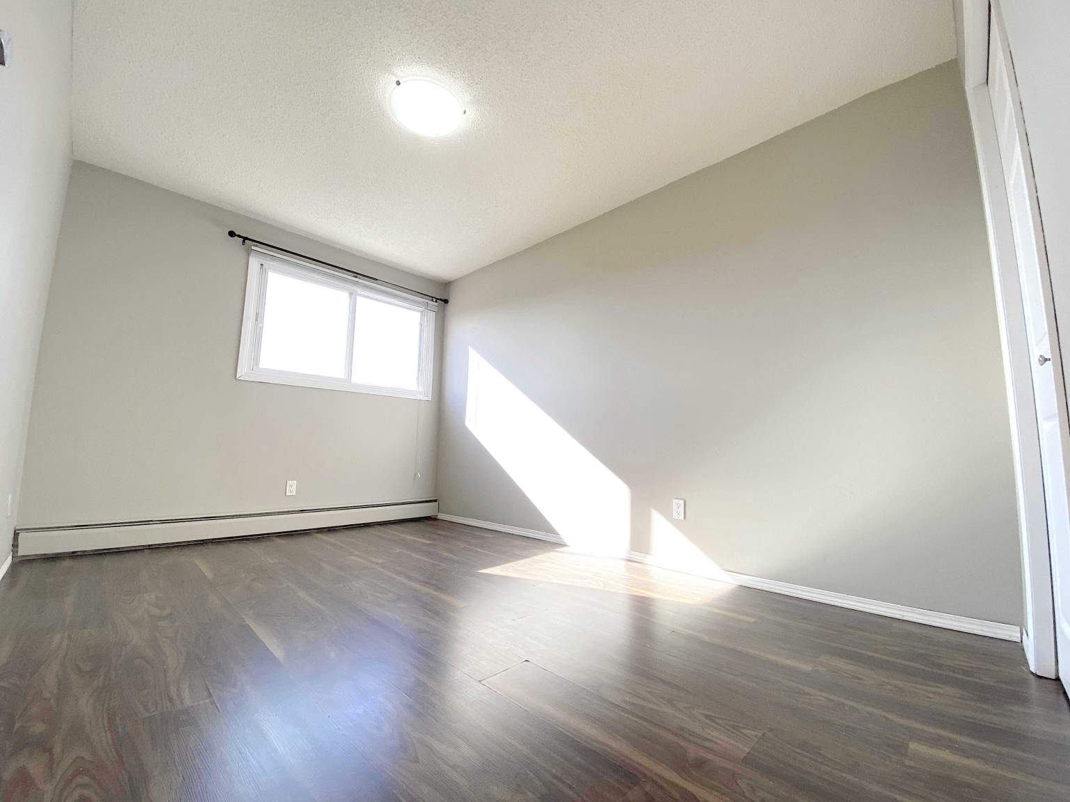 Lynden Court - Photo 15