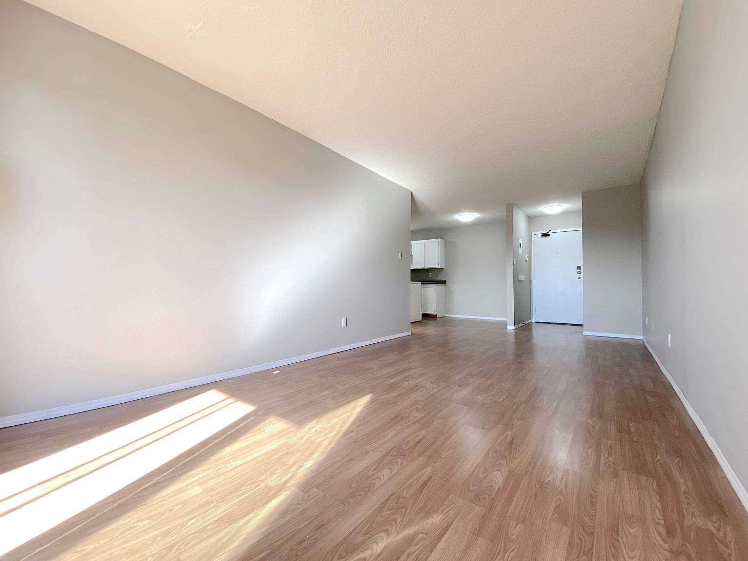 Lynden Court - Photo 16