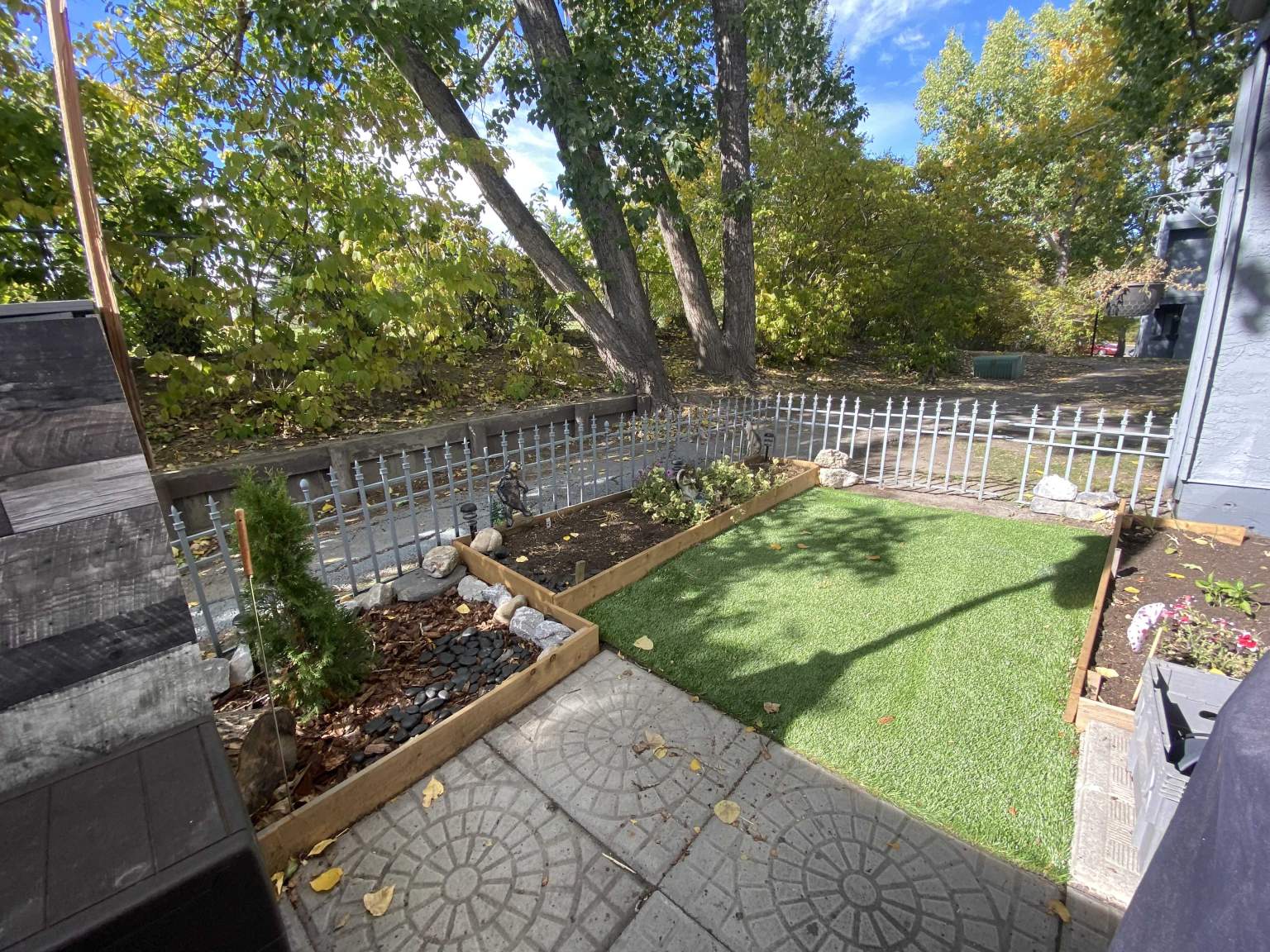 Queen's Park Townhomes - Photo 20