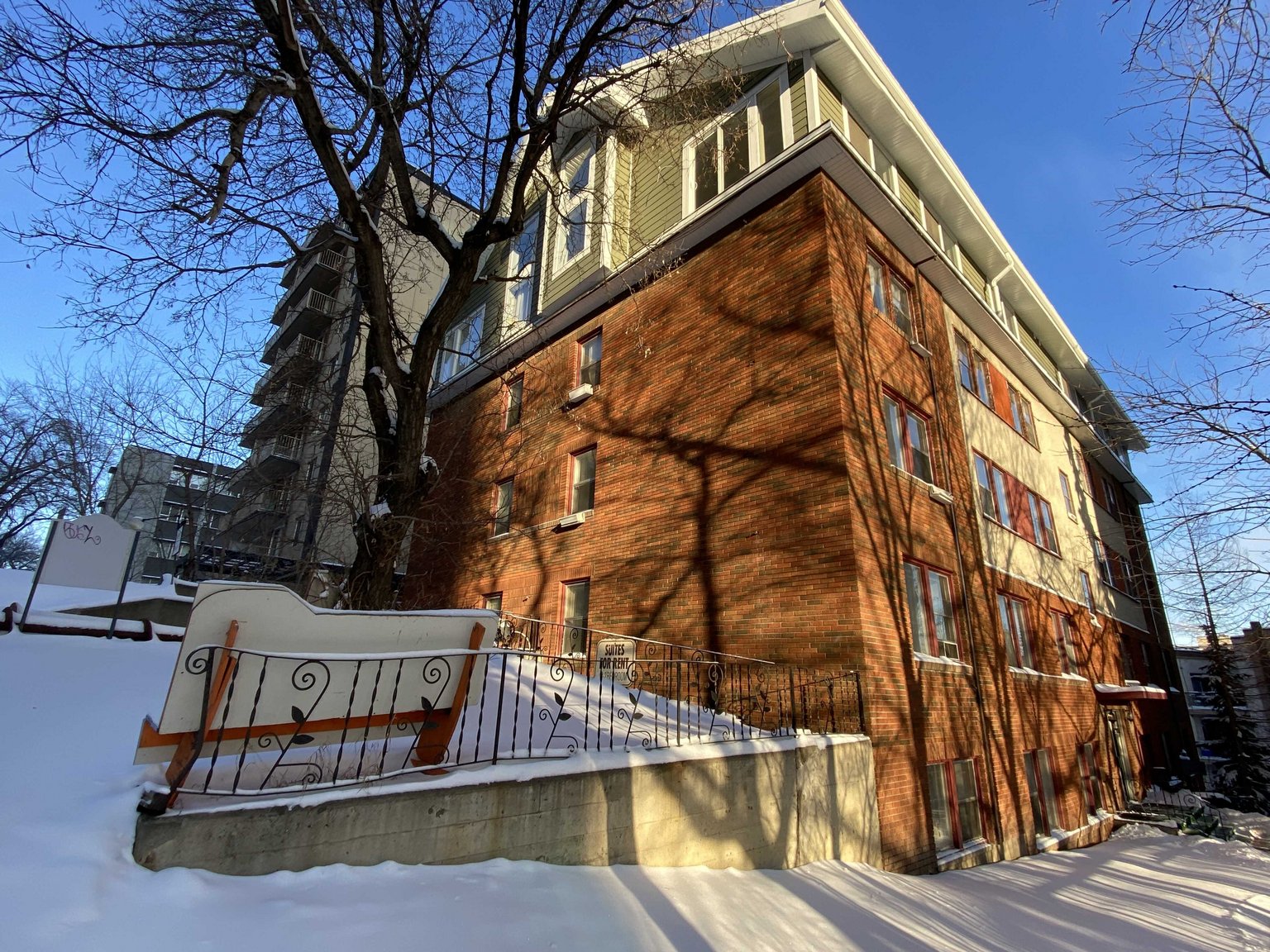 Broadview Legislature Apartments - Photo 20