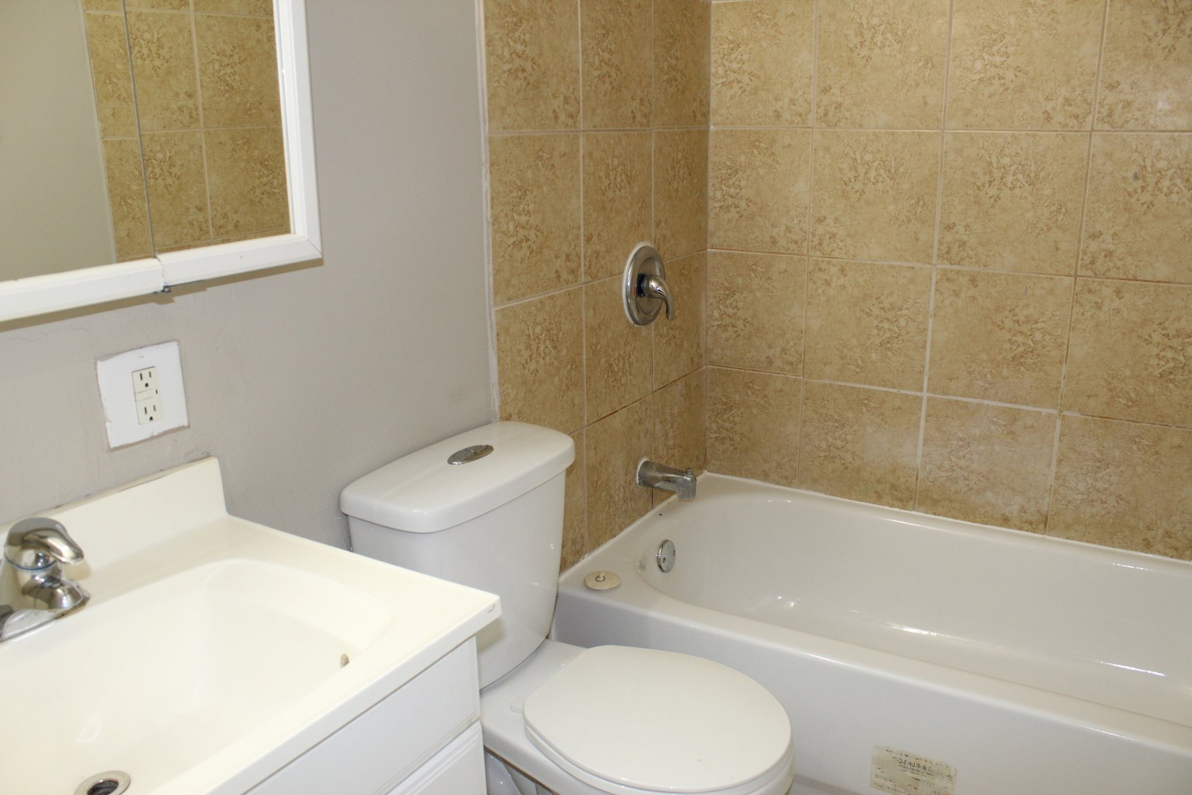 Aurora Place Apartments - Photo 4