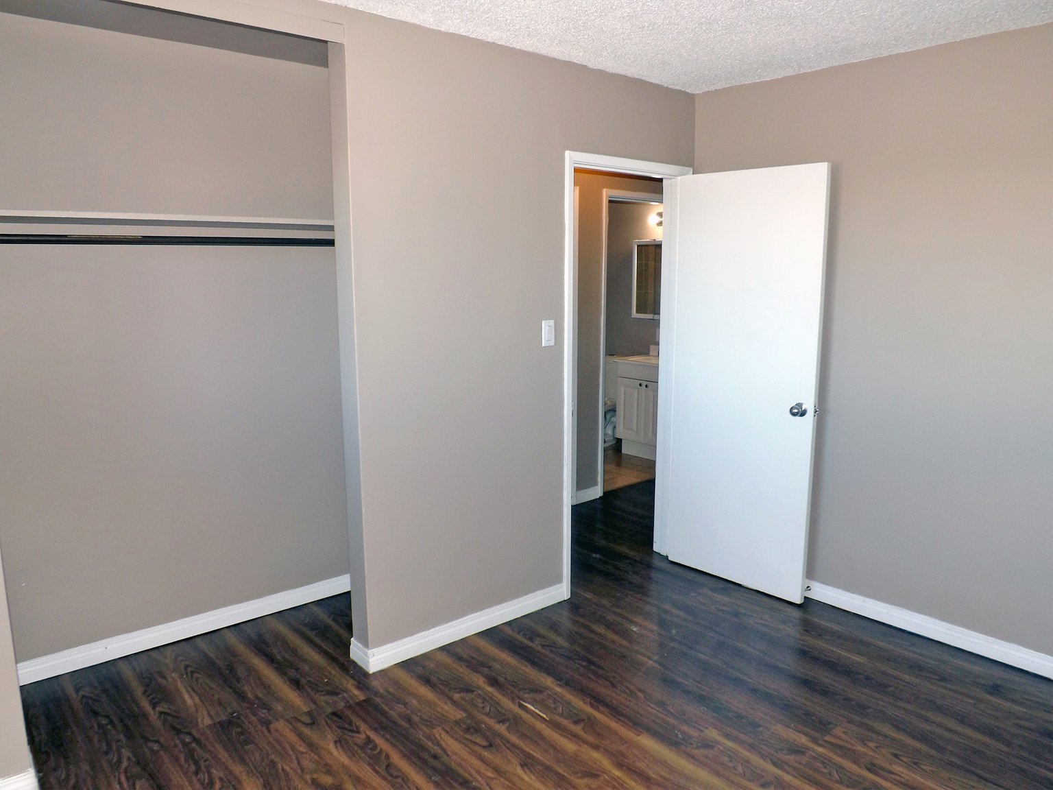 Aurora Place Apartments - Photo 3
