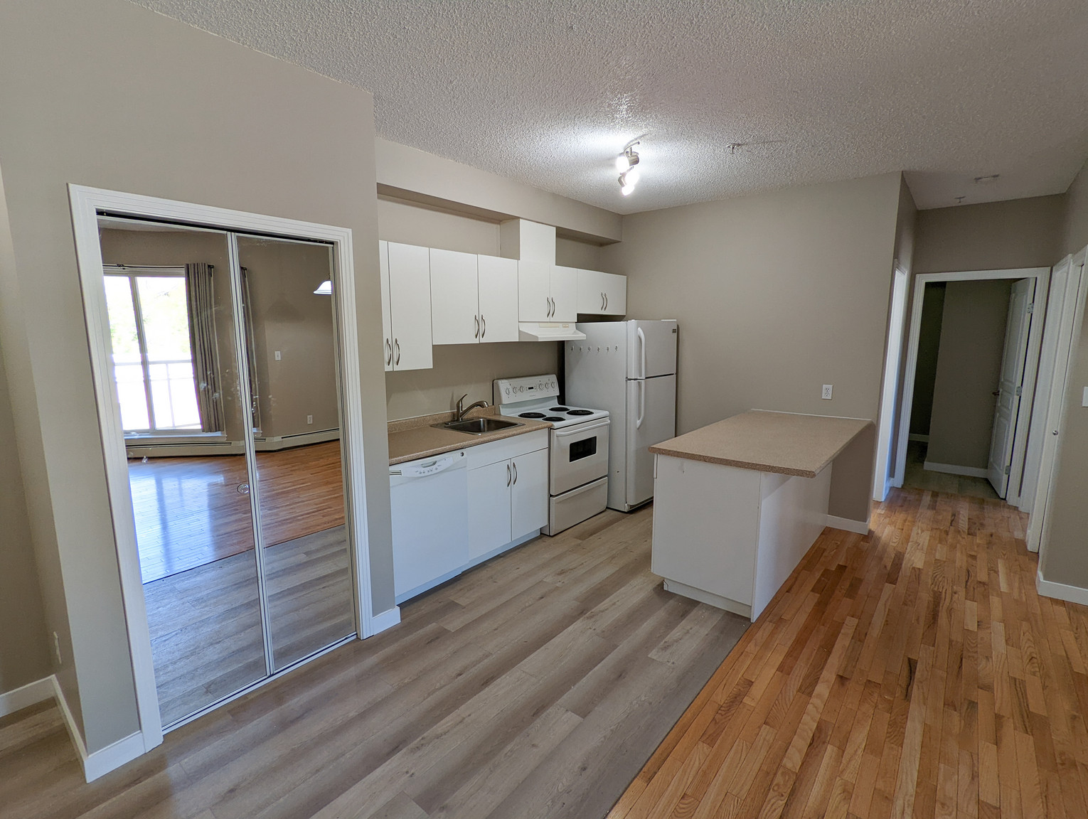 Legislative Estates Apartments - Photo 7