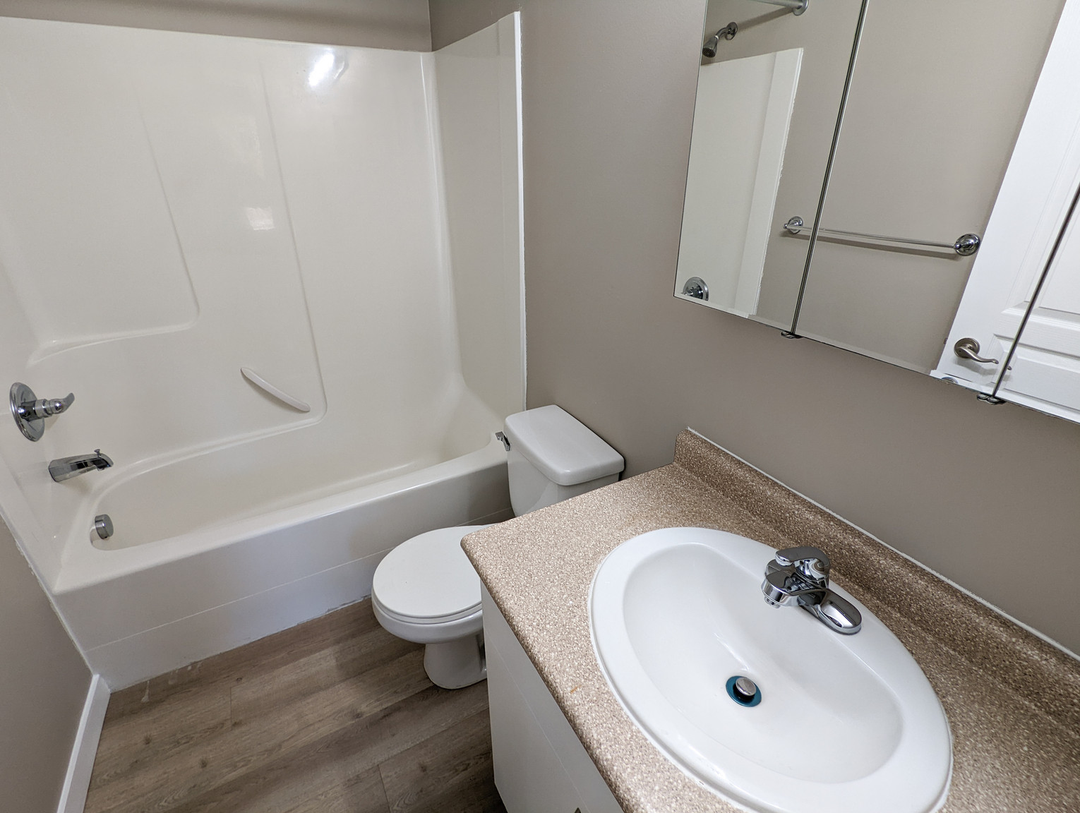 Legislative Estates Apartments - Photo 8