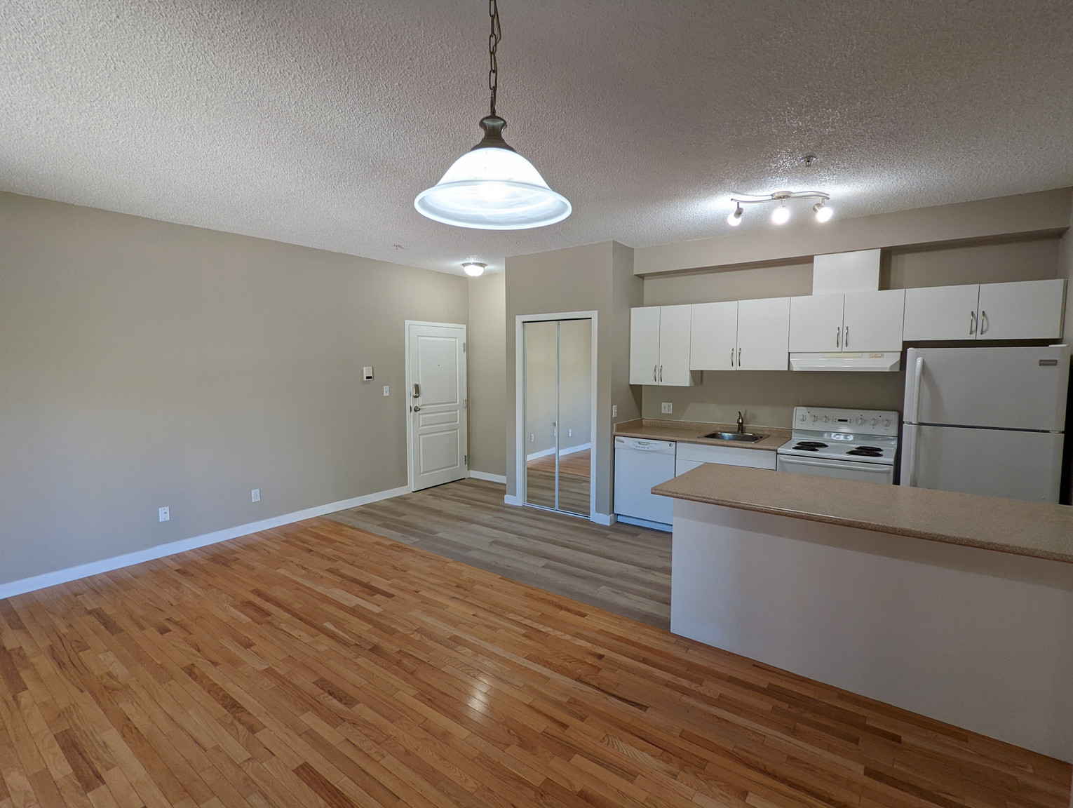 Legislative Estates Apartments - Photo 10